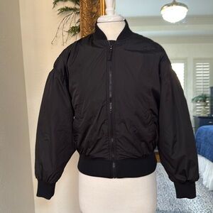 [Old Navy] Women Puffer Quilted Jacket with banded waist/neck Size:XS